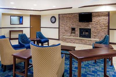 Days Inn & Suites by Wyndham Bridgeport Clarksburg