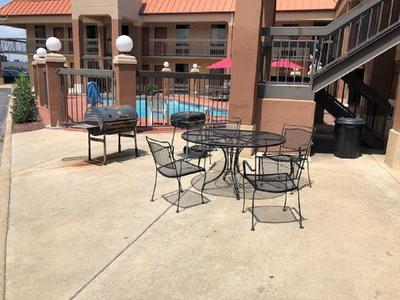 Days Inn by Wyndham Columbus