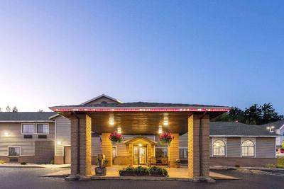Days Inn by Wyndham Iron Mountain