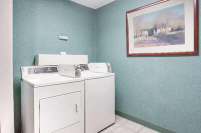 Days Inn by Wyndham Cambridge
