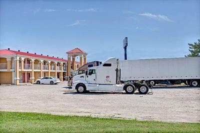 Days Inn by Wyndham Louisville Airport KY
