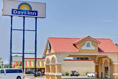 Days Inn by Wyndham Louisville Airport KY
