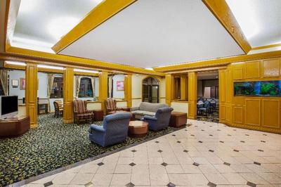 Days Inn &Suites by Wyndham Corpus Christi Central