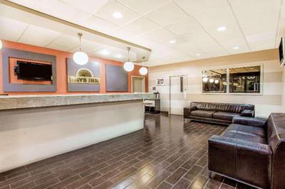 Days Inn by Wyndham Fort Lauderdale Apt Cruise Prt