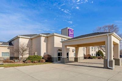 Sleep Inn & Suites Charles City Area