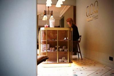 Coq Hotel (Community of Quality)