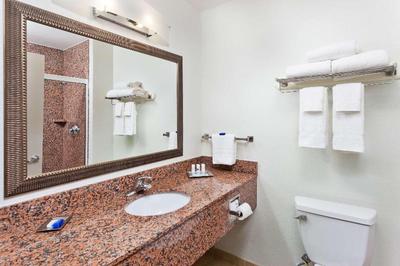 Best Western Plus Columbus North Ft. Moor
