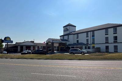 Days Inn by Wyndham Tulsa Central