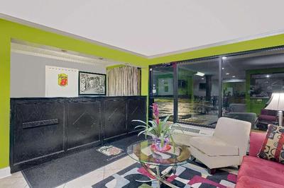 Super 8 by Wyndham Cartersville