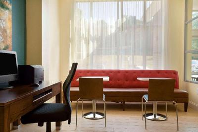 Days Inn & Suites Caldwell