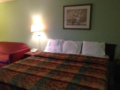 Econo Lodge Decatur Regional Airport