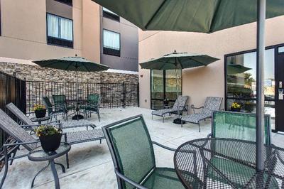 Hampton Inn & Suites Wichita/Airport