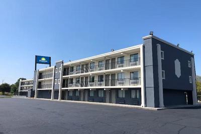 Days Inn & Suites Indianapolis Airport East