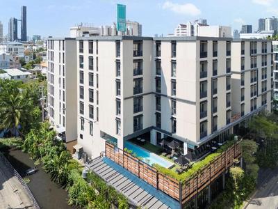 Cross Vibe Bangkok Sukhumvit