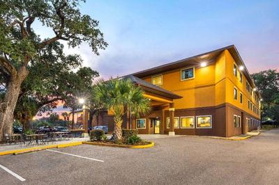 Days Inn by Wyndham Biloxi Beach