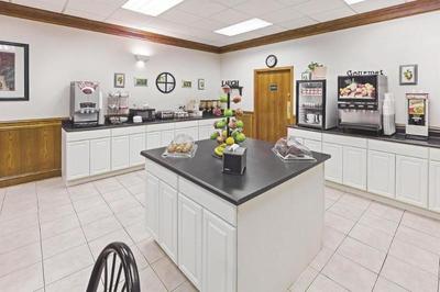 Days Inn & Suites by Wyndham Bartlesville