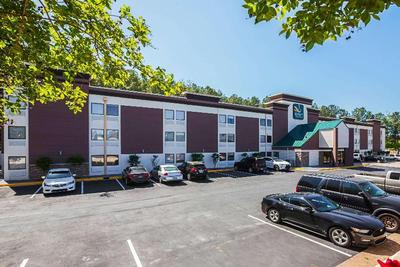 Quality Inn & Suites Six Flags Area