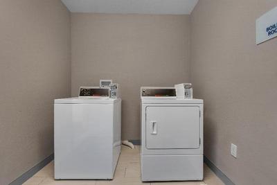 Holiday Inn Express and Suites Destin E Commons Ma