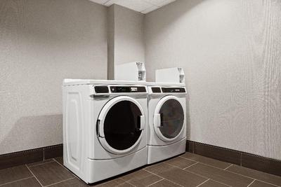 Holiday Inn Express & Suites Danbury - I-84