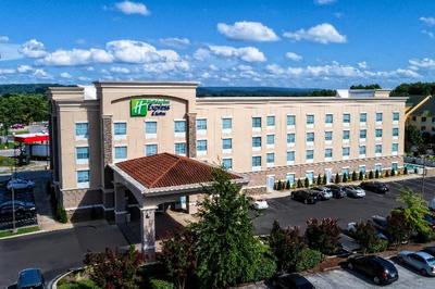 Holiday Inn Express and Suites Cookeville