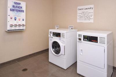 Holiday Inn Express and Suites Bridgeport