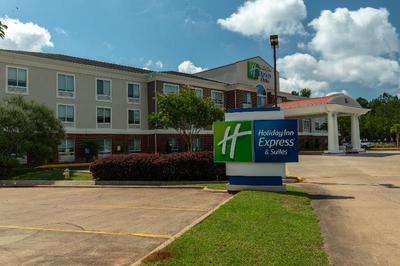 Holiday Inn Express and Suites Natchitoches
