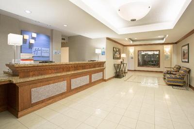 Holiday Inn Express and Suites Concordia US81