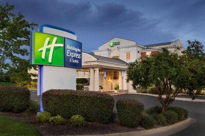 Holiday Inn Express and Suites Auburn University A