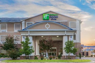 Holiday Inn Express and Suites Clarksville