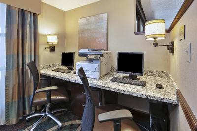 Staybridge Suites Columbia Hwy 63 and I 70