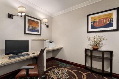 Staybridge Suites San Antonio Downtown Conv Ctr