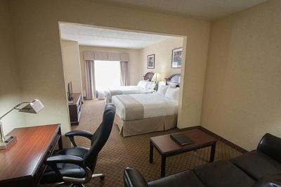 Holiday Inn Hotel and Suites Huntington Civic Aren