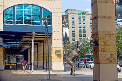 Holiday Inn Express & Suites Pittsburgh North Shor