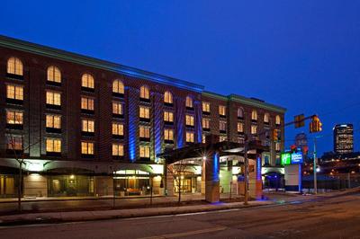 Holiday Inn Express and Suites Pittsburgh South Si