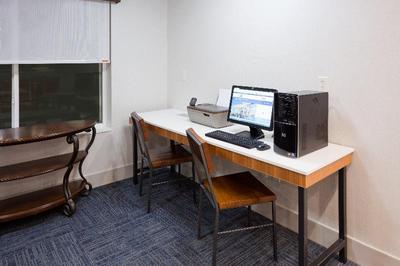 Holiday Inn Express and Suites Dickinson