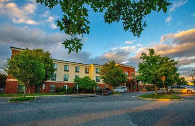 Holiday Inn Express and Suites Bethlehem Arpt Alle