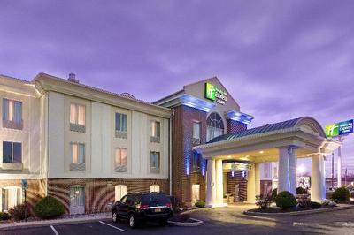Holiday Inn Express and Suites Chambersburg