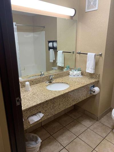 B/W Watertown Inn and Suites