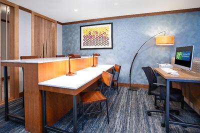 Holiday Inn Express and Suites Buffalo