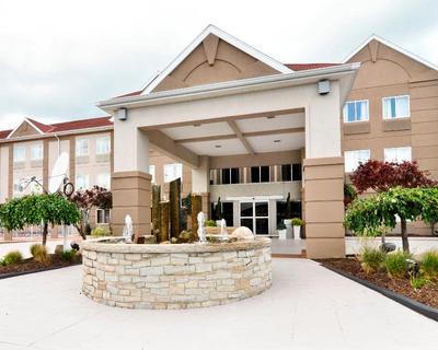 Holiday Inn Express and Suites Port Clinton Catawb