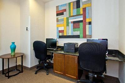 Holiday Inn Express and Suites Denver East Peoria