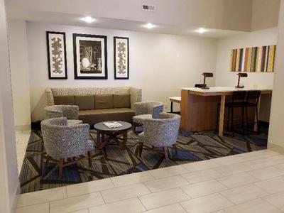 Holiday Inn Express and Suites Douglas