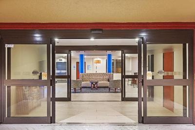 Holiday Inn Express & Suites Houston Memorial Park