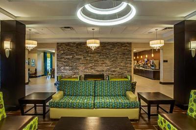 Holiday Inn Express and Suites Orlando East UCF Ar
