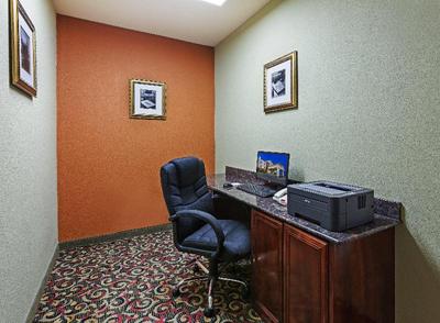 Holiday Inn Express Suites Amarillo East