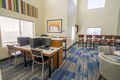 Holiday Inn Express Suites Raymondville