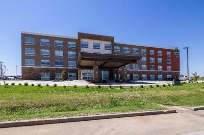 Holiday Inn Express Suites Blackwell