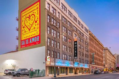 Best Western Premier Historic Travelers Alamo