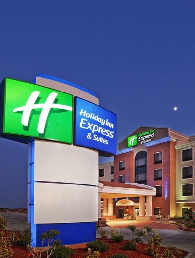 Holiday Inn Express and Suites Greensburg