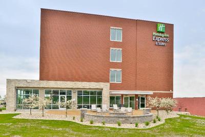 Holiday Inn Express and Suites Madison